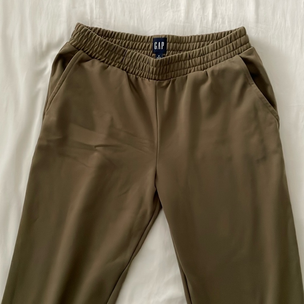 Gap Sweats